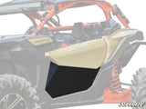 INSERT DE PORTE INFÉRIEURE SUPER VTT CAN-AM MAVERICK X3 – NOIR